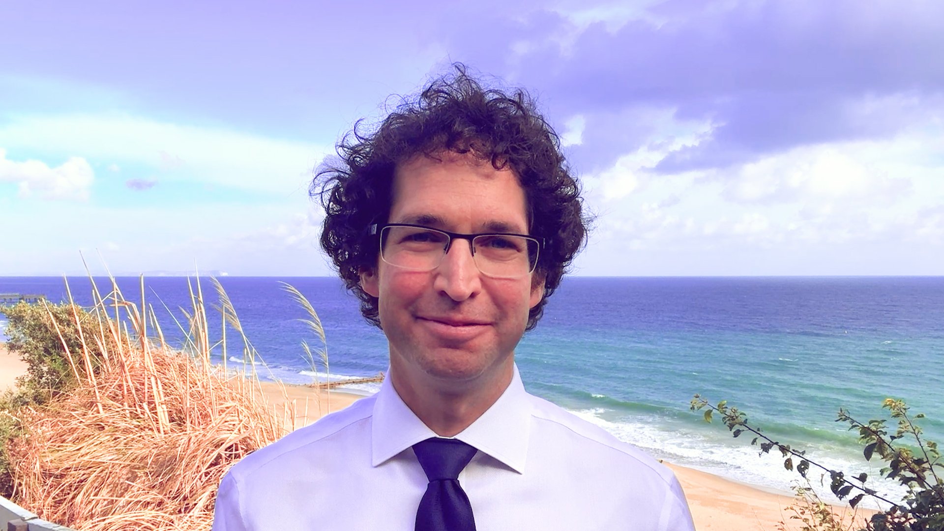 10 London dark blue Your_1.00_01_12_16.Still003